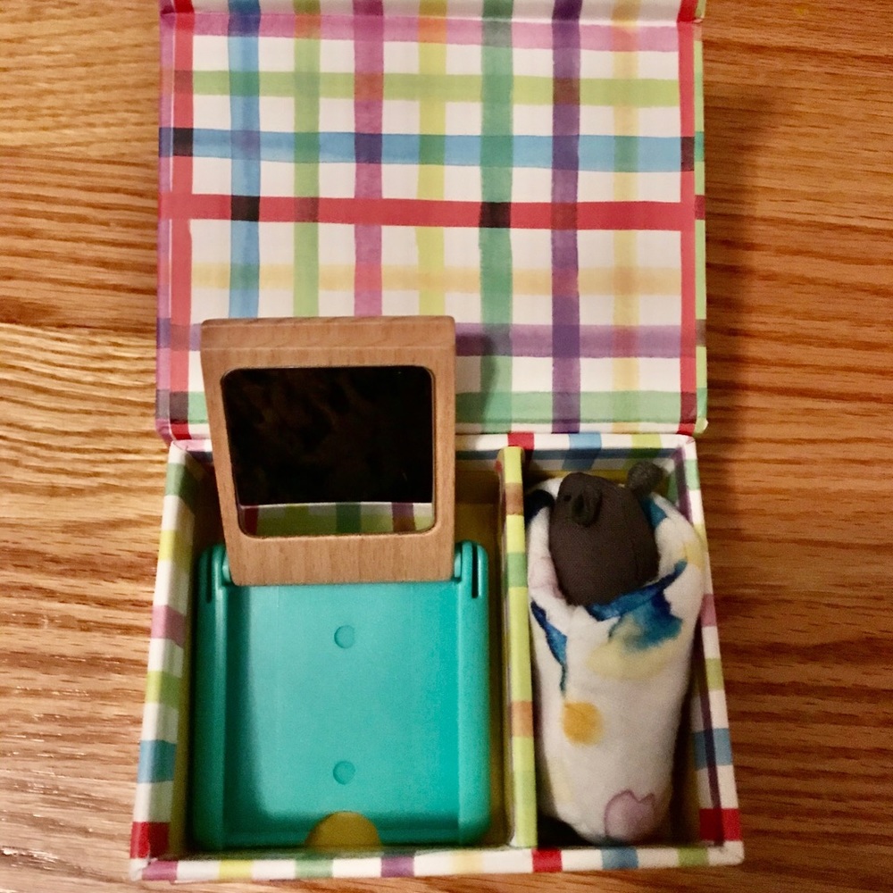 Lovevery Mouse in Sack + Compact Mirror box